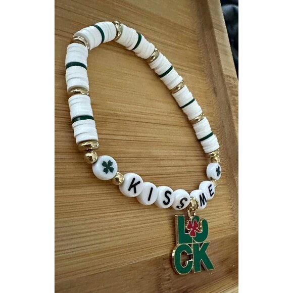 St Patricks Day Bracelet New Puka Beads Lucky Kiss Me Festive Party Para… - Picture 6 of 12